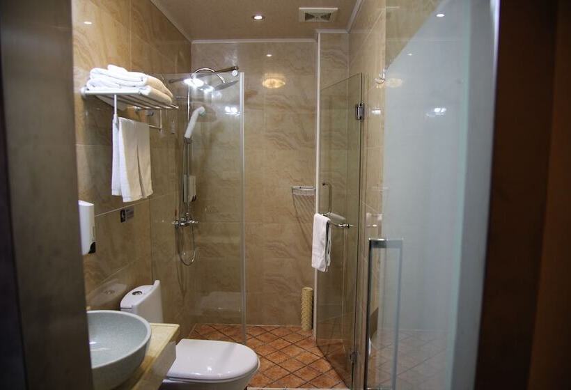 Отель Shanghai Fish Inn Bund