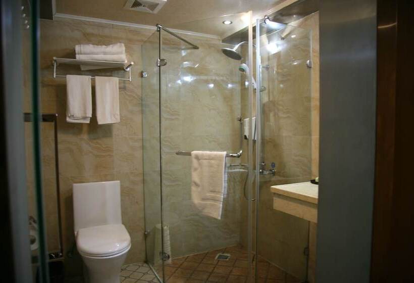 Отель Shanghai Fish Inn Bund