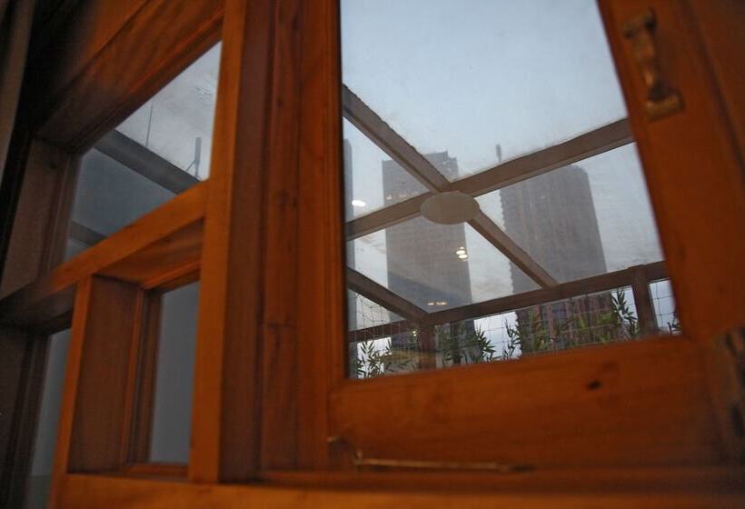 Отель Shanghai Fish Inn Bund