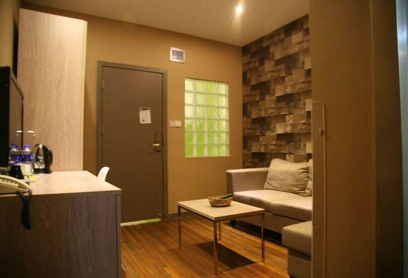 Отель Shanghai Fish Inn Bund