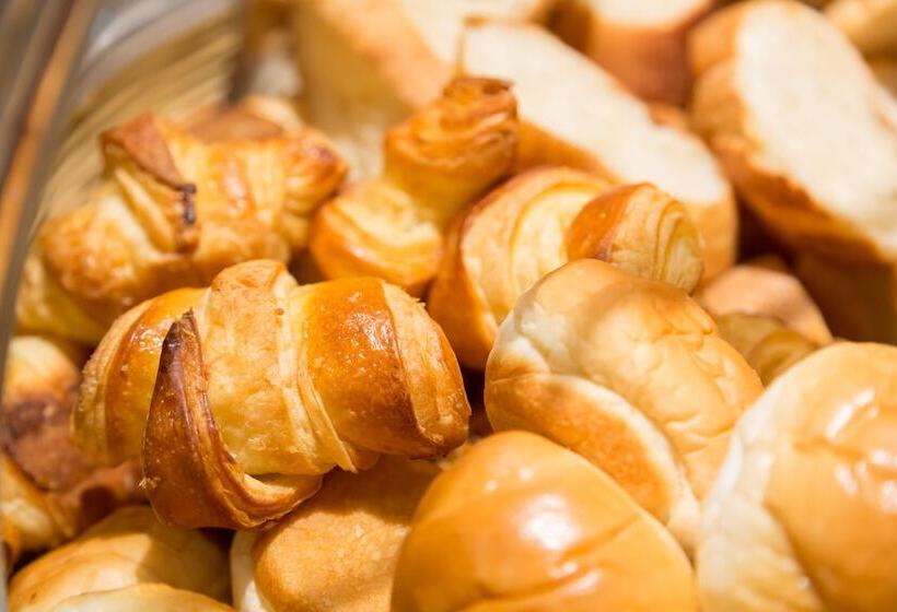 בית מלון כפרי Taira