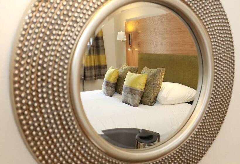 The Famous Star Hotel Moffat