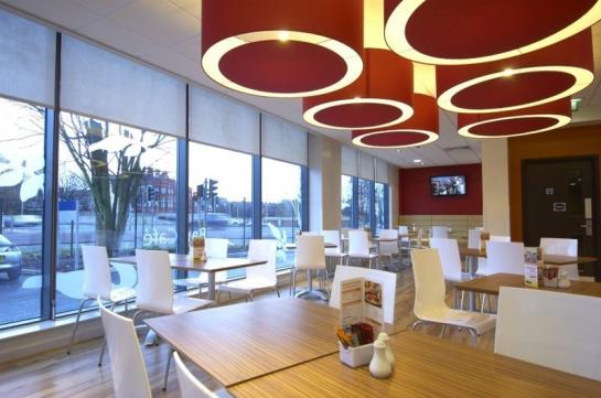 Отель Travelodge Bolton Central River Street