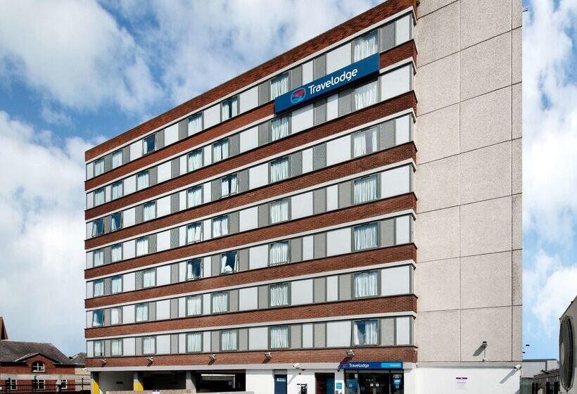 Отель Travelodge Altrincham Central