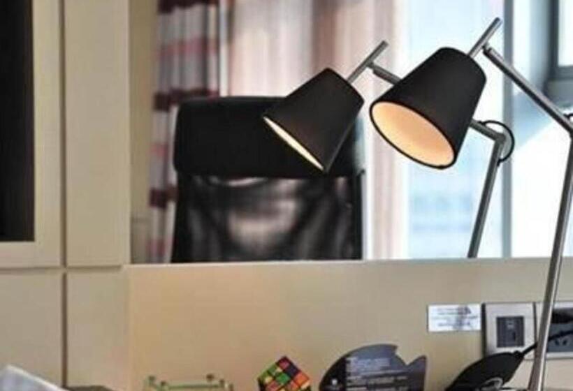 فندق Urumqi Bayinhe