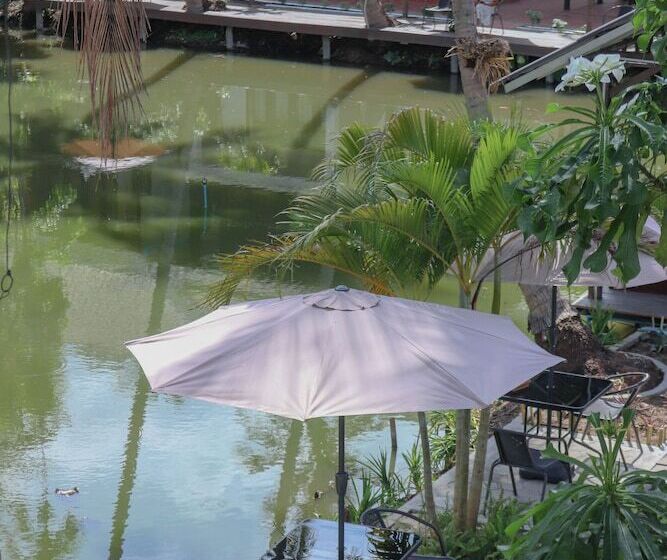 Отель Villa Oasis Luang Prabang