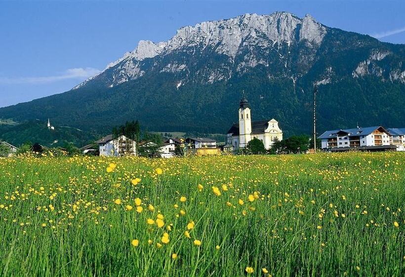 ホテル Wirtshaus Sattlerwirt