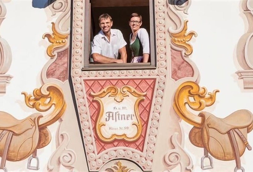 ホテル Wirtshaus Sattlerwirt