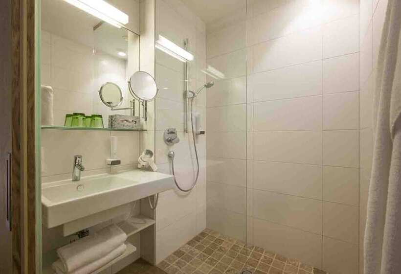 ホテル Wirtshaus Sattlerwirt