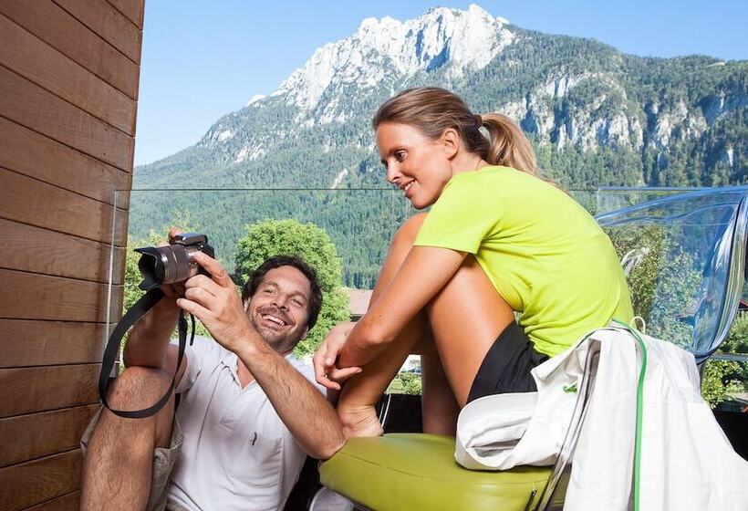 ホテル Wirtshaus Sattlerwirt