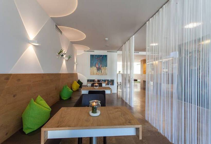 ホテル Wirtshaus Sattlerwirt