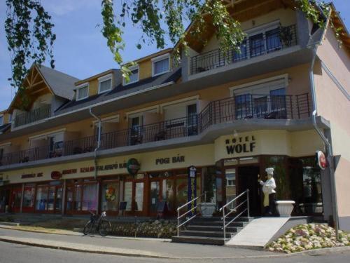 هتل Wolf