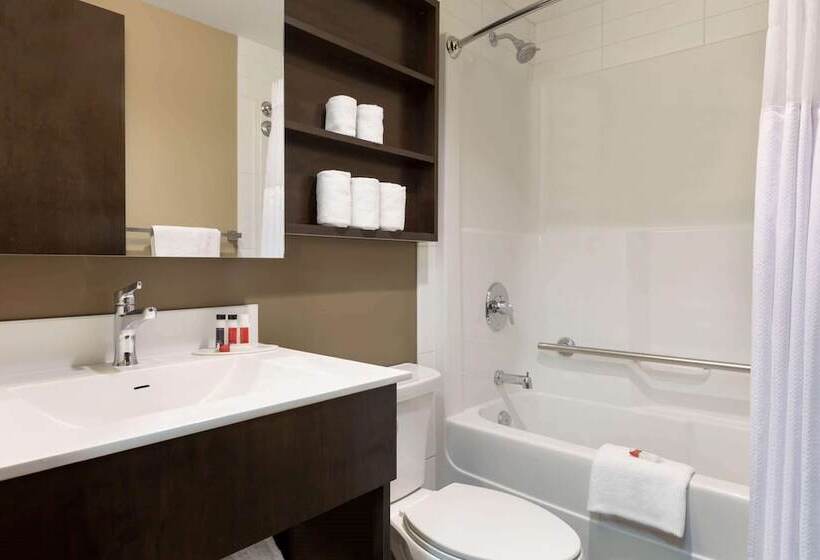 Microtel Inn & Suites By Wyndham Estevan