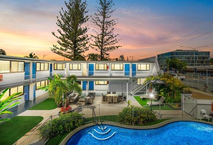 Montego Mermaid Beach Motel