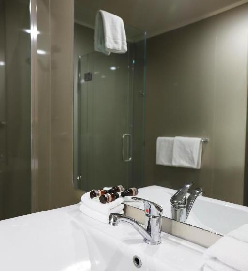 مُتل Airport Manor Inn