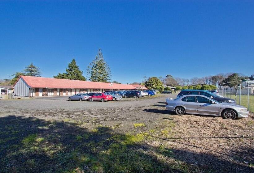 מוטל Airport Manor Inn