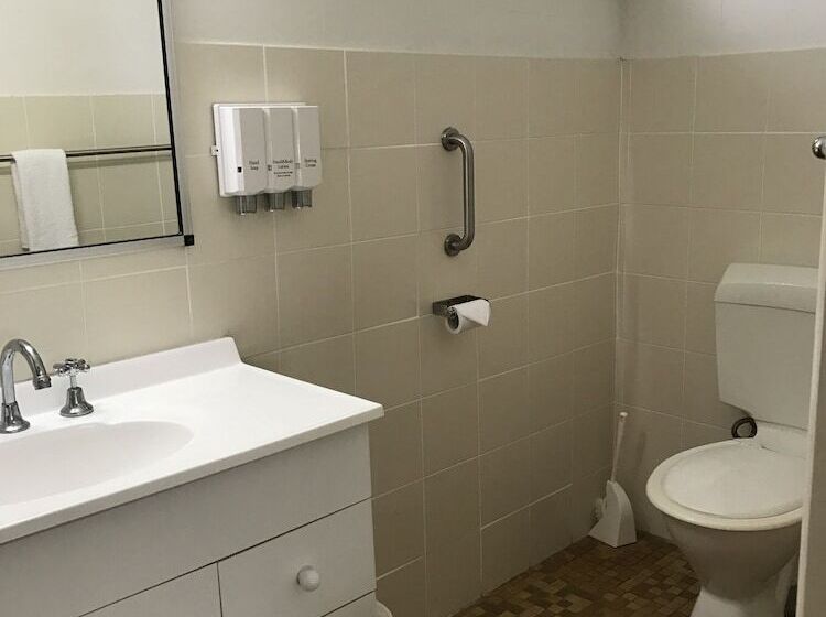 מוטל The Cubana Ballina