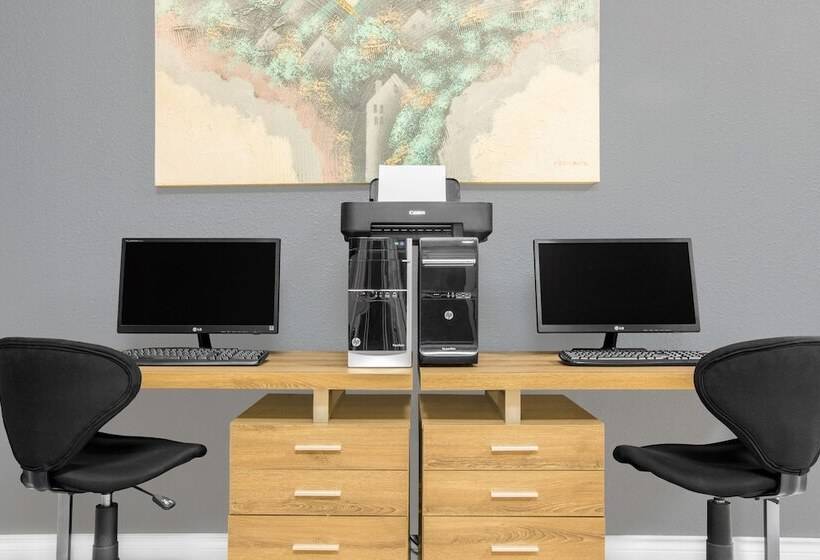 מוטל High Point Inn & Suites Peace River