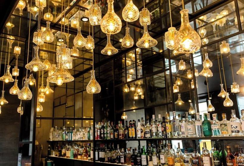 Motel One Edinburgh Royal