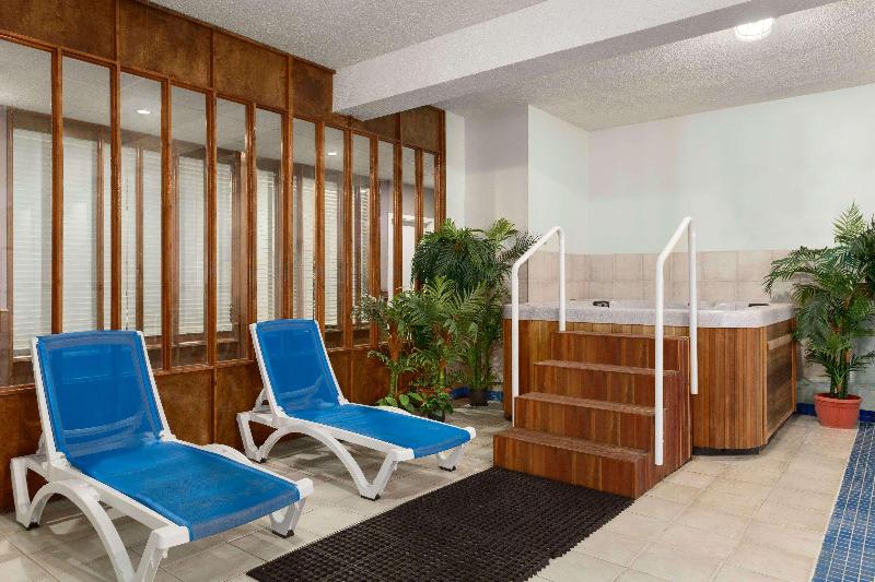 فندق على الطريق Travelodge By Wyndham Meadow Lake