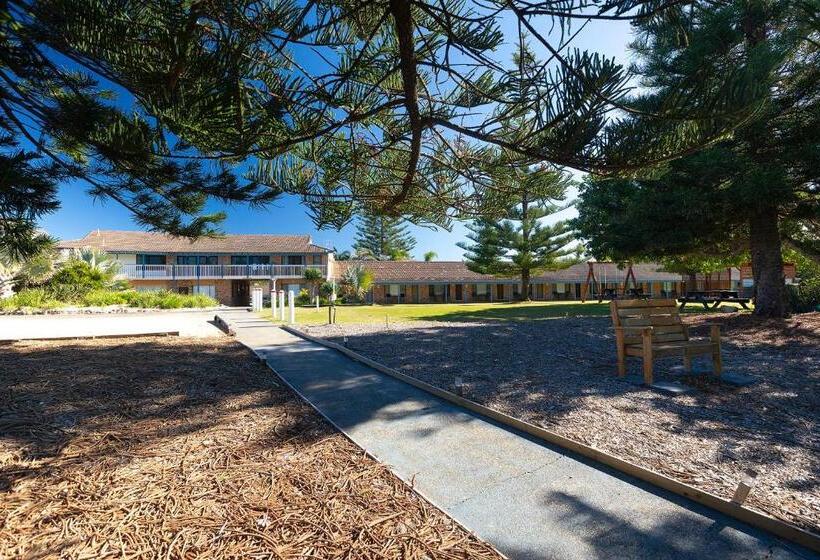 Seashells Beachfront Resort