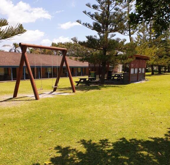 Seashells Beachfront Resort