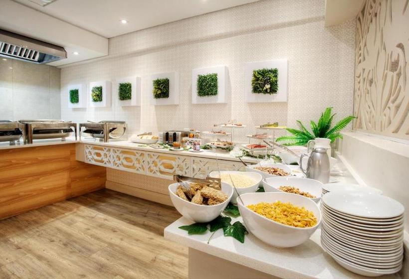 Windsor Cabanas & Courtyard