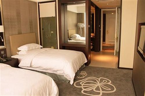 Отель Zhongzhou International