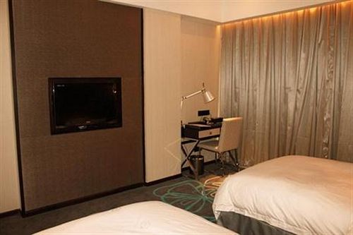 Отель Zhongzhou International