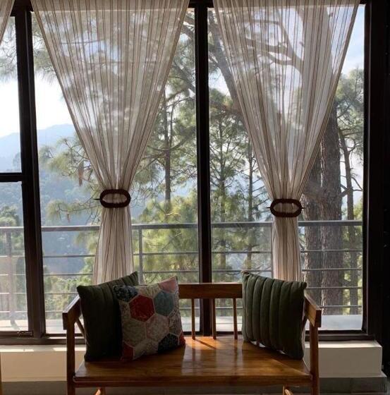 Hotel Blusalzz Escapade Resort Lansdowne