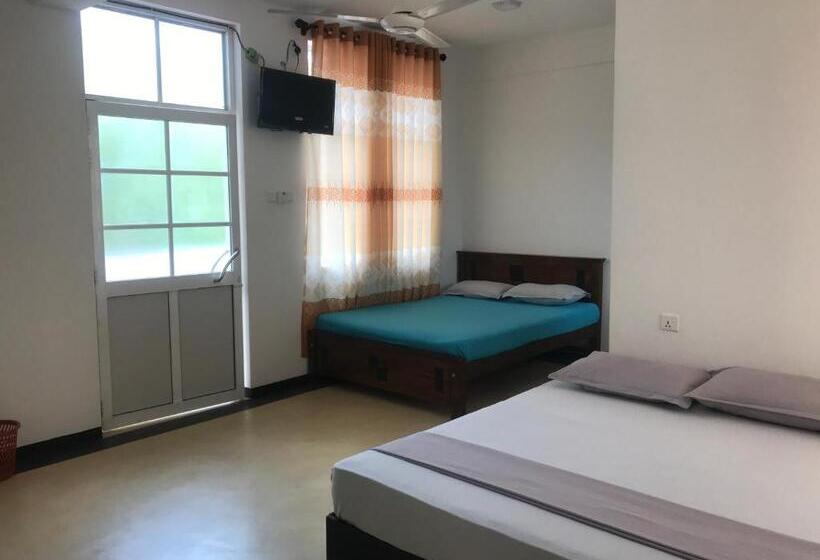 ホテル Ganthera Kataragama