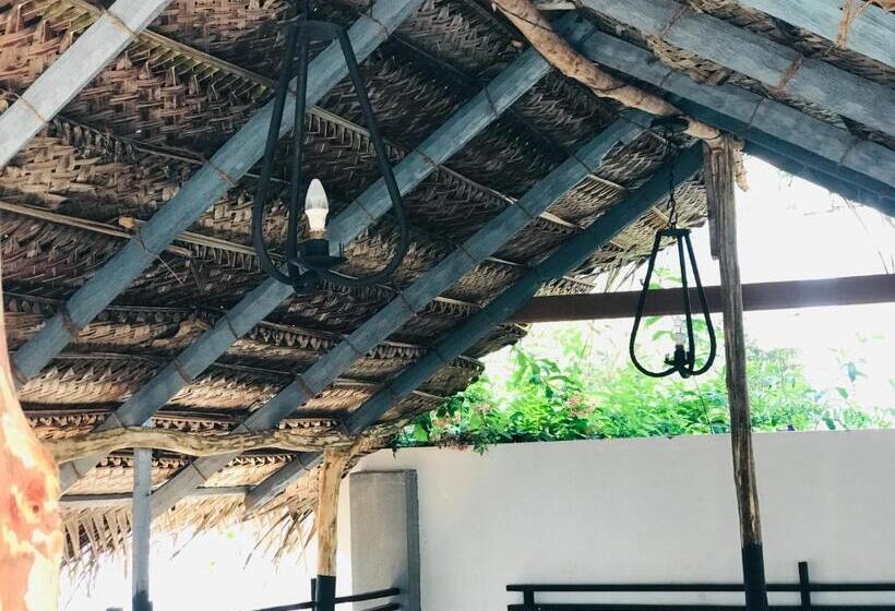 ホテル Ganthera Kataragama