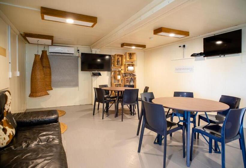 هتل Green Hills Accommodation Village