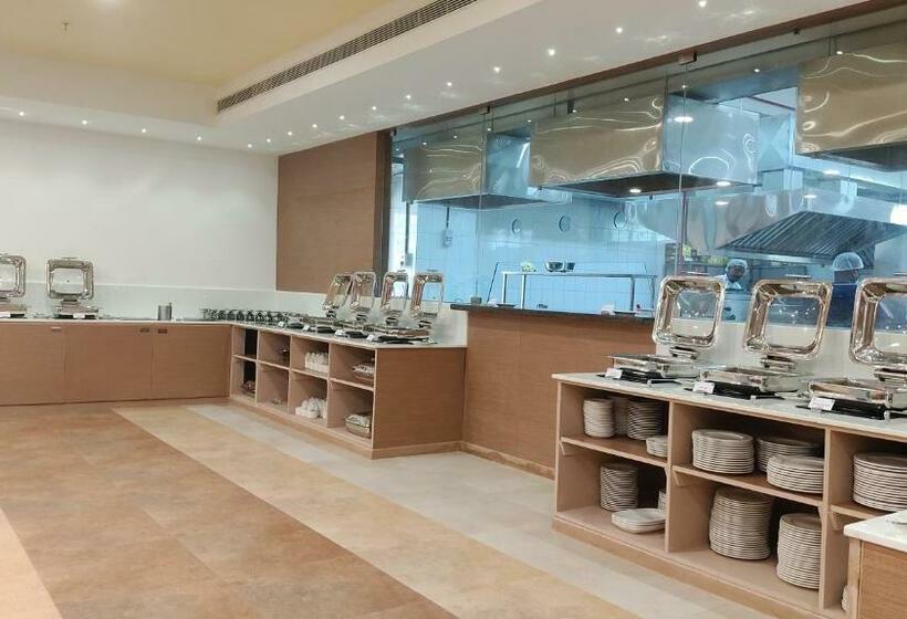 Отель Sterling V Grand Madurai