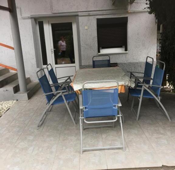 פנסיון Dombi Porta