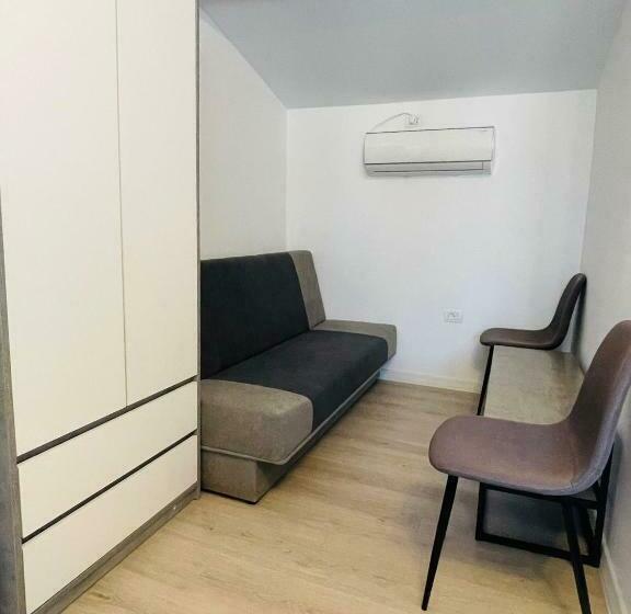 ペンション Paradox Cantacuzino