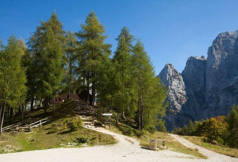 هاستل Erjavčeva Mountain Hut At Vršič Pass
