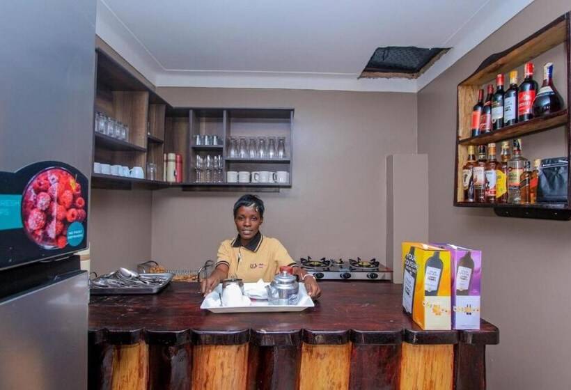 تختخواب و صبحانه Mbale Emperor S Motel