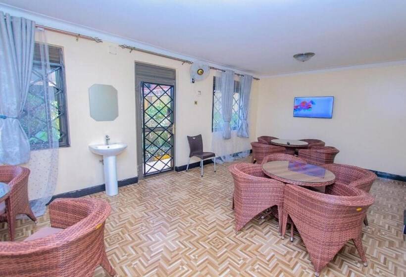 تختخواب و صبحانه Mbale Emperor S Motel