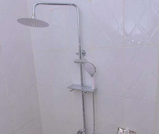 تختخواب و صبحانه Mbale Emperor S Motel