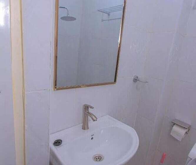 تختخواب و صبحانه Mbale Emperor S Motel