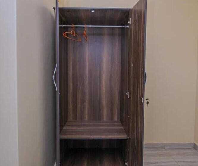 تختخواب و صبحانه Mbale Emperor S Motel