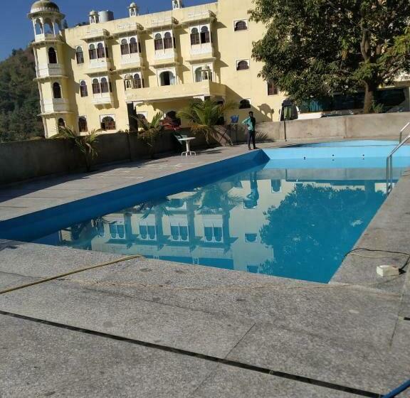 منتجع Aarna Doongar Fort