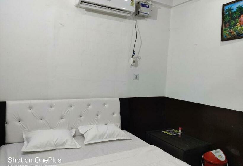 Отель Oyo 87549 Andaaz Residency Room & Restaurant