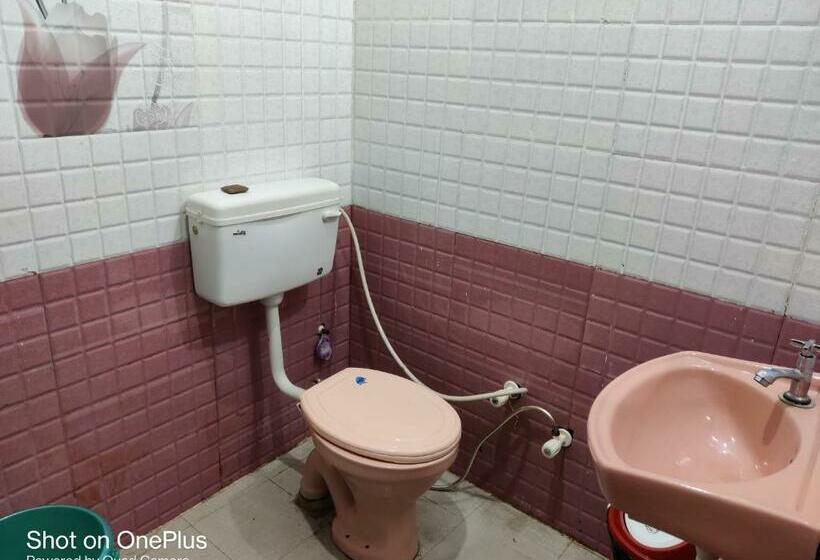 Отель Oyo 87549 Andaaz Residency Room & Restaurant