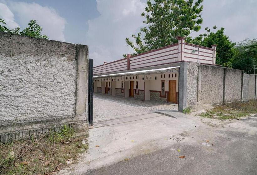 ホテル Reddoorz @ Seputih Jaya Lampung