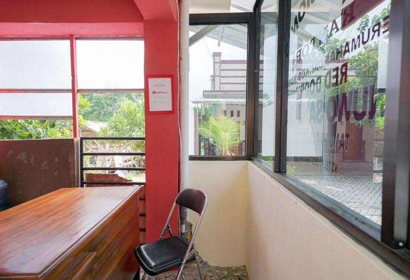 ホテル Reddoorz @ Seputih Jaya Lampung