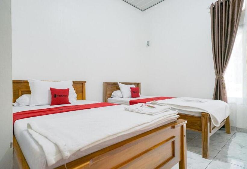 ホテル Reddoorz @ Seputih Jaya Lampung