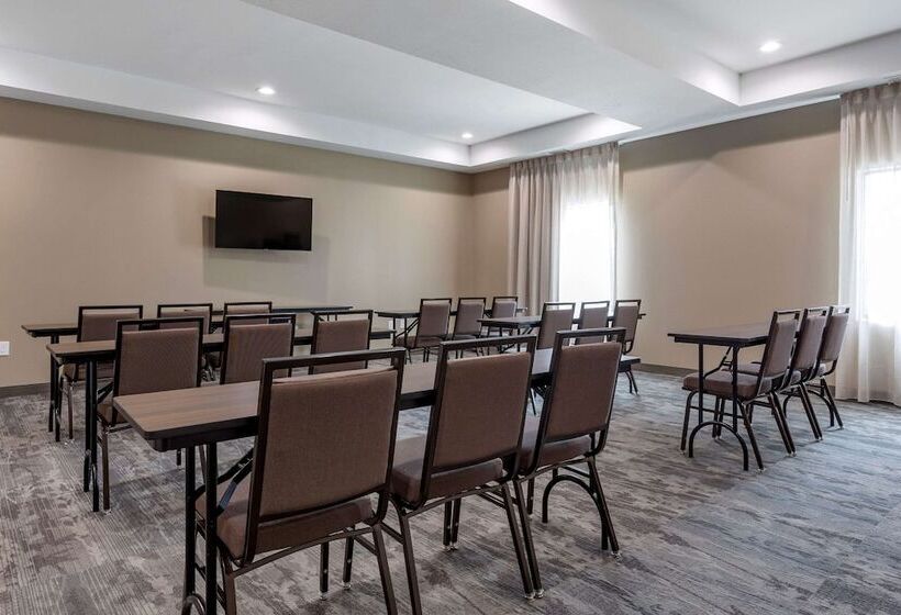 בית מלון כפרי Sleep Inn & Suites