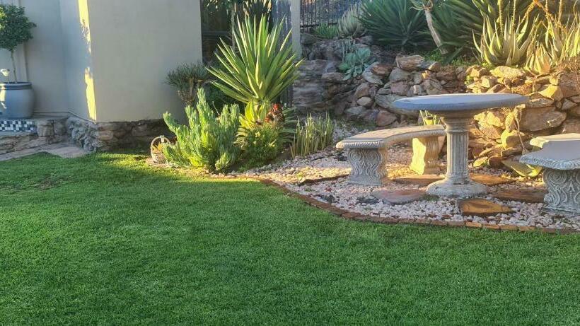 פנסיון Aloe View Guesthouse